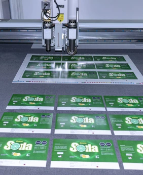 Etiquetas y adhesivos